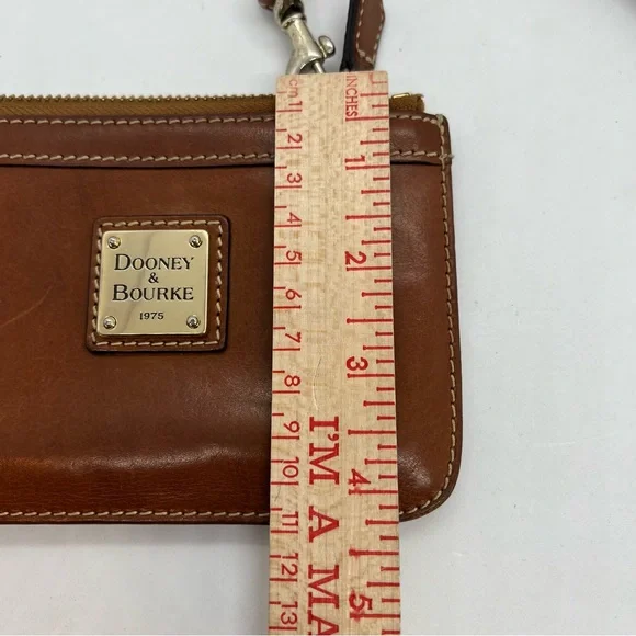 Dooney & Bourke Brown Leather Wristlet Zip Clutch Wallet | Classic Logo | EUC - Picture 9 of 11